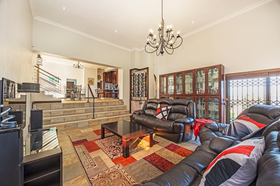 4 Bedroom Property for Sale in Van Riebeeckshof Western Cape